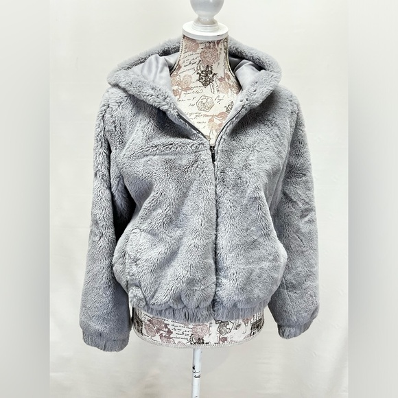 FULL TILT Gray faux fur full zip hooded jacket size M. - Picture 10 of 14